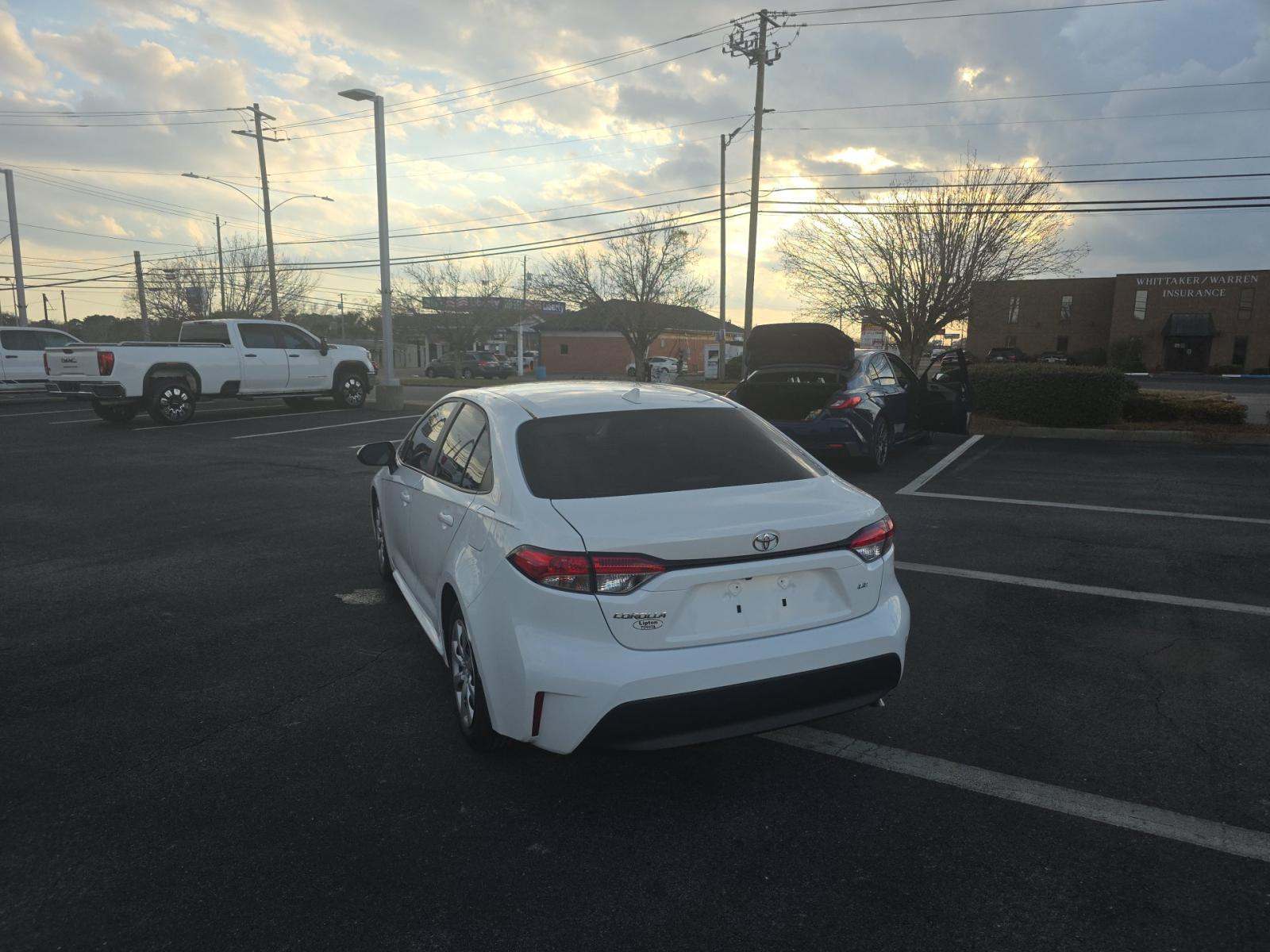 2025 Toyota Corolla LE FWD