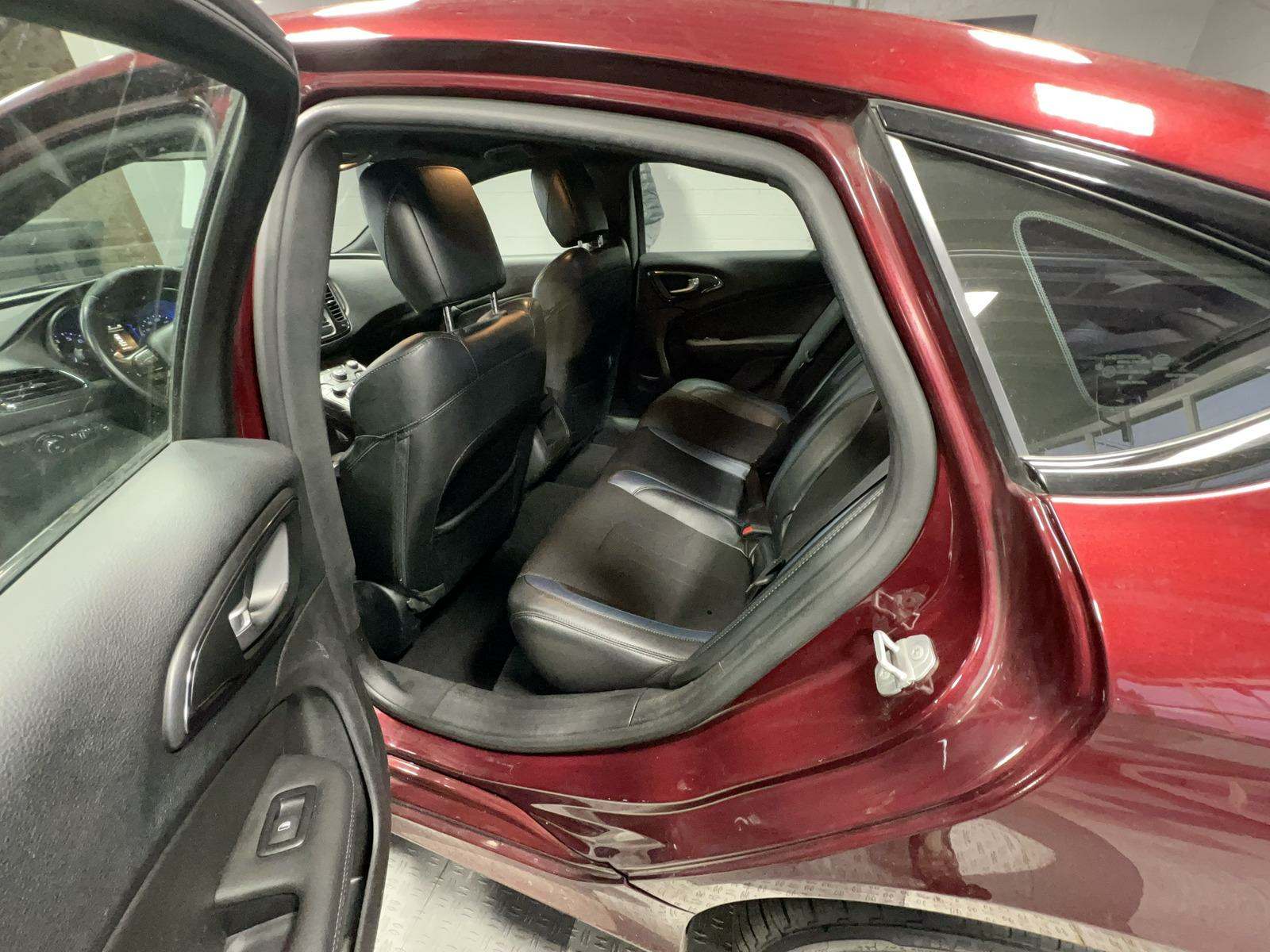 2016 Chrysler 200 S FWD