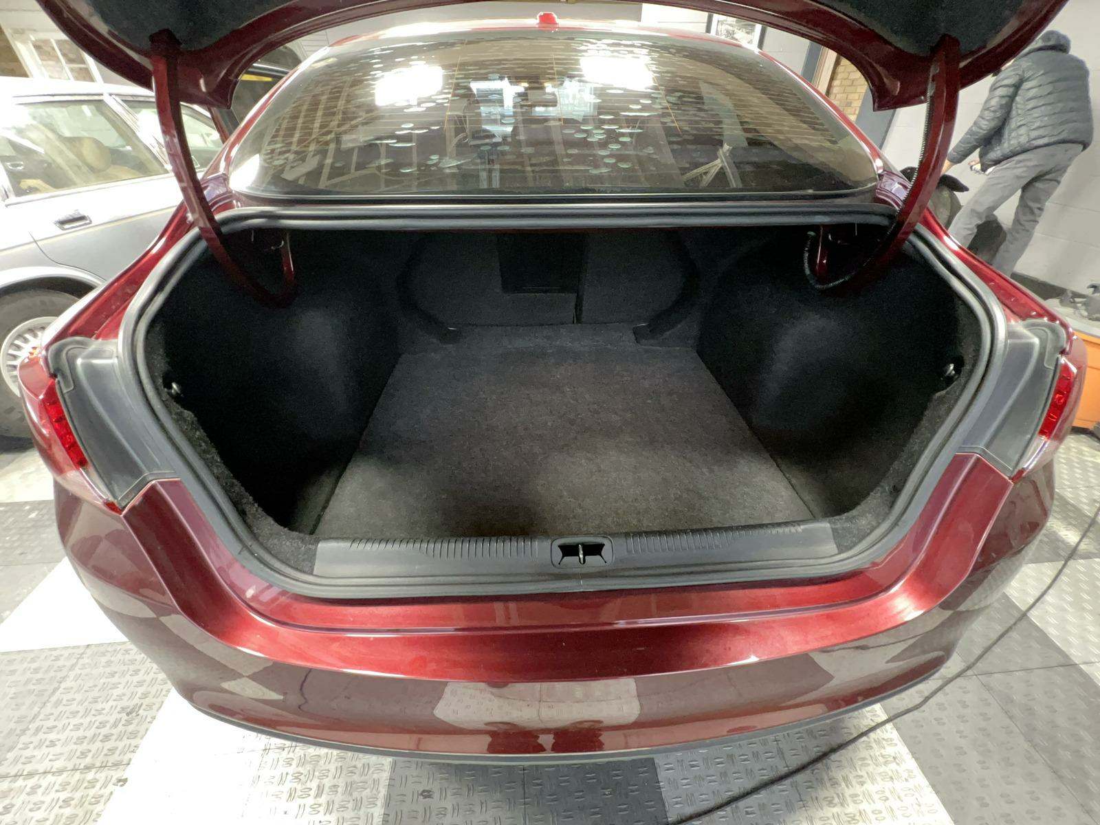 2016 Chrysler 200 S FWD