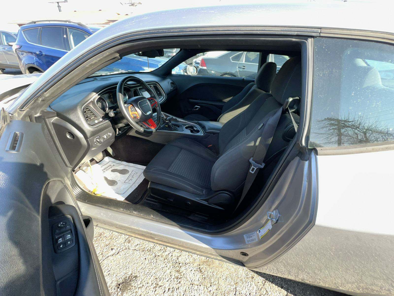 2016 Dodge Challenger SXT RWD