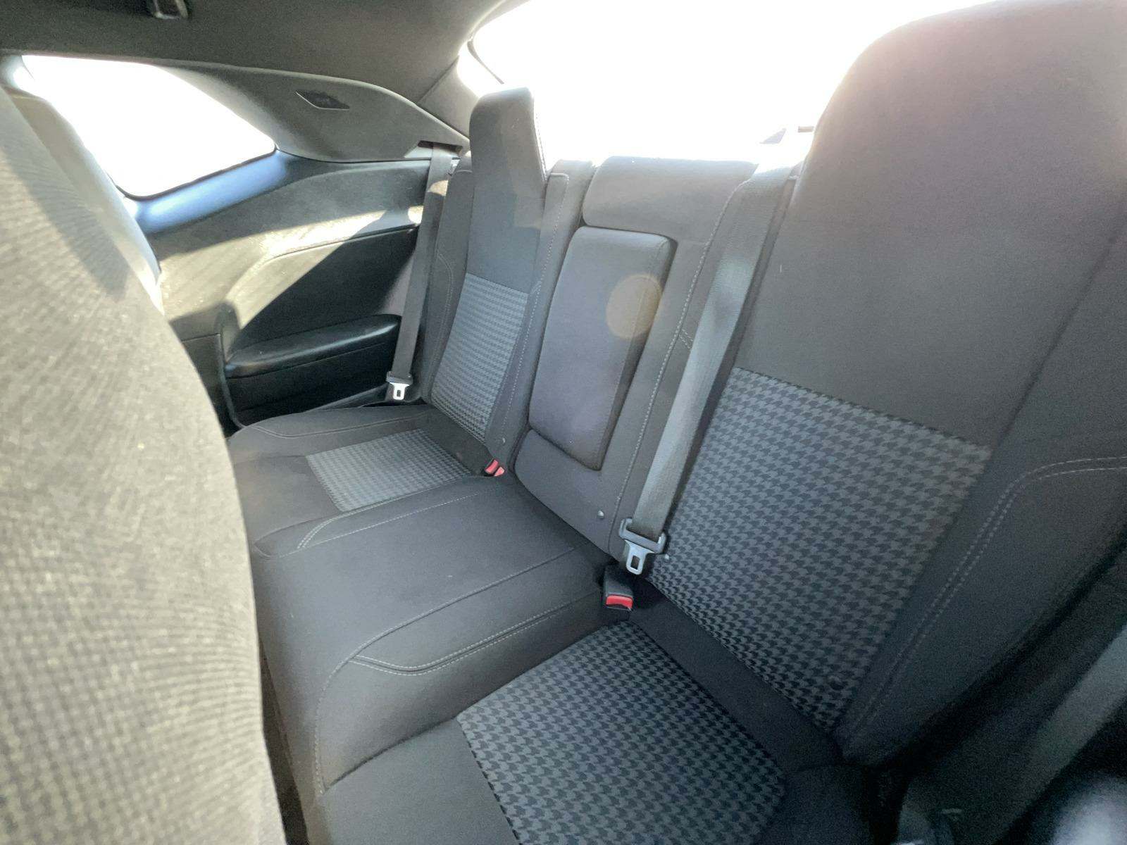 2016 Dodge Challenger SXT RWD