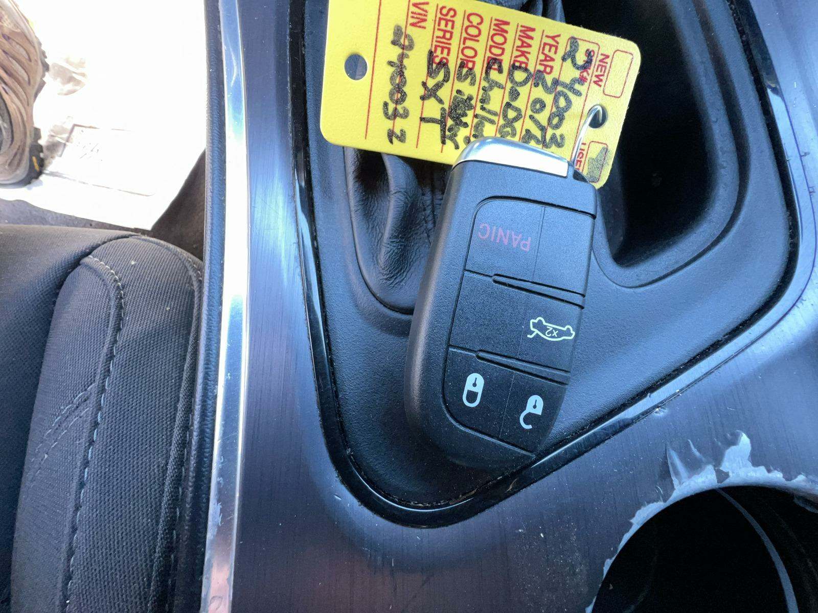 2016 Dodge Challenger SXT RWD