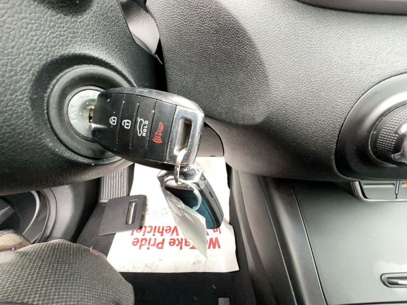 2019 Kia Sorento S V6 AWD