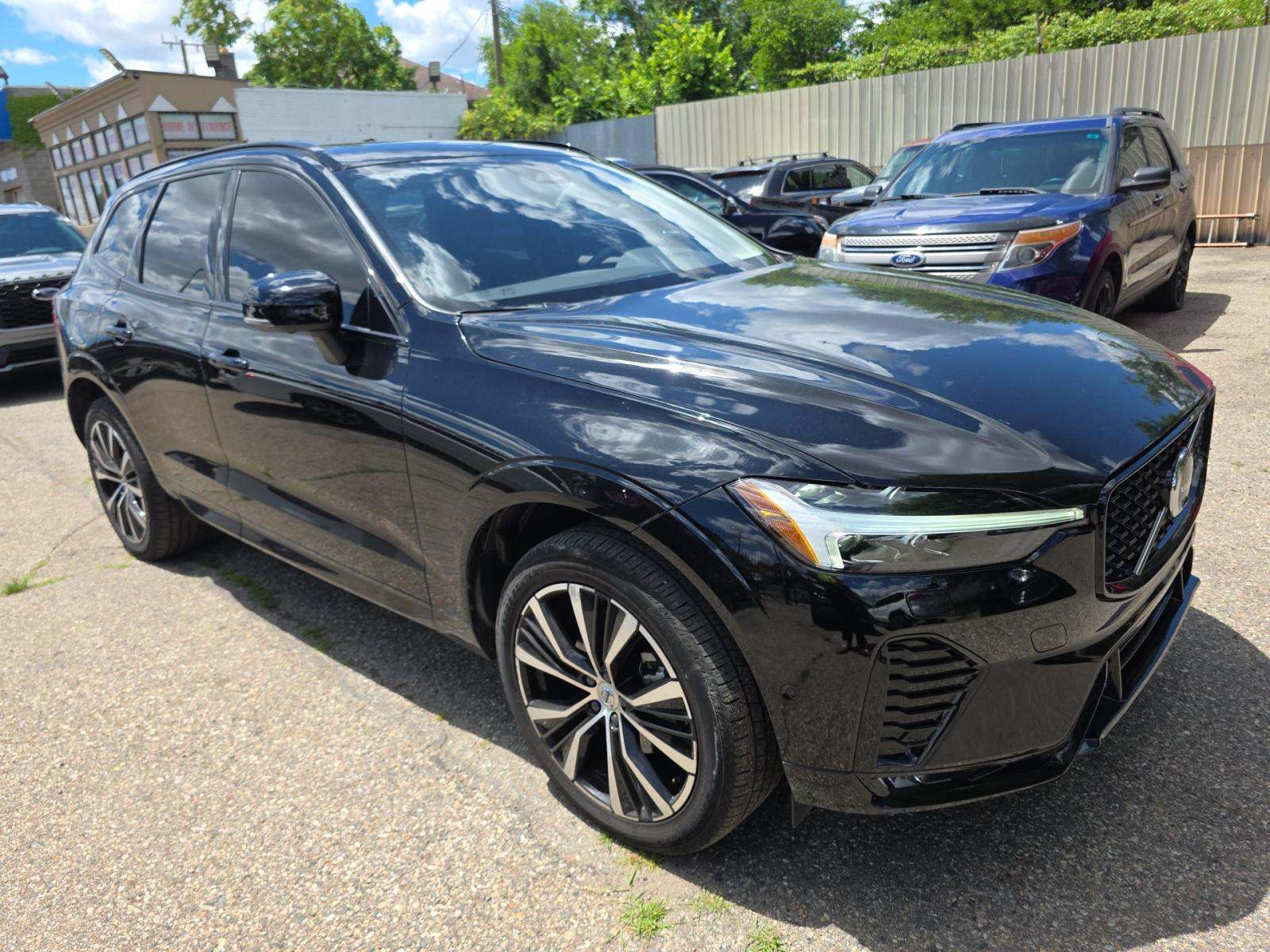 2025 Volvo XC60 B5 Plus AWD