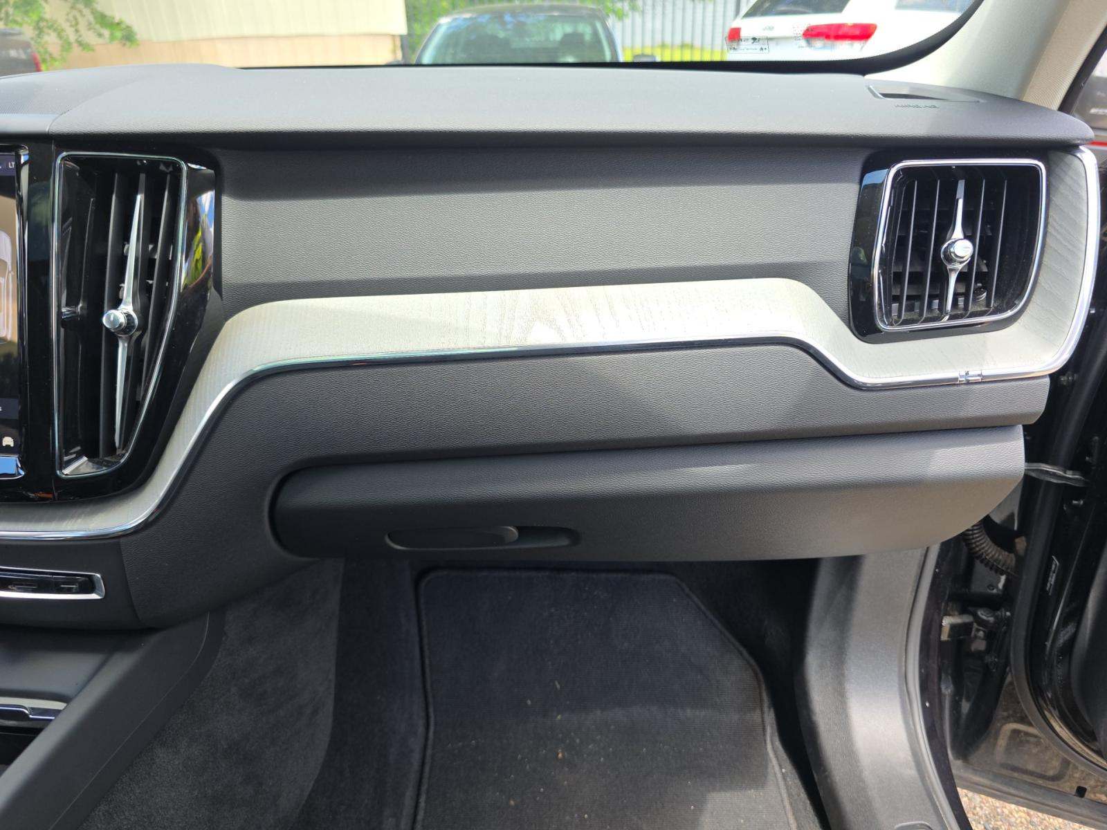2025 Volvo XC60 B5 Plus AWD