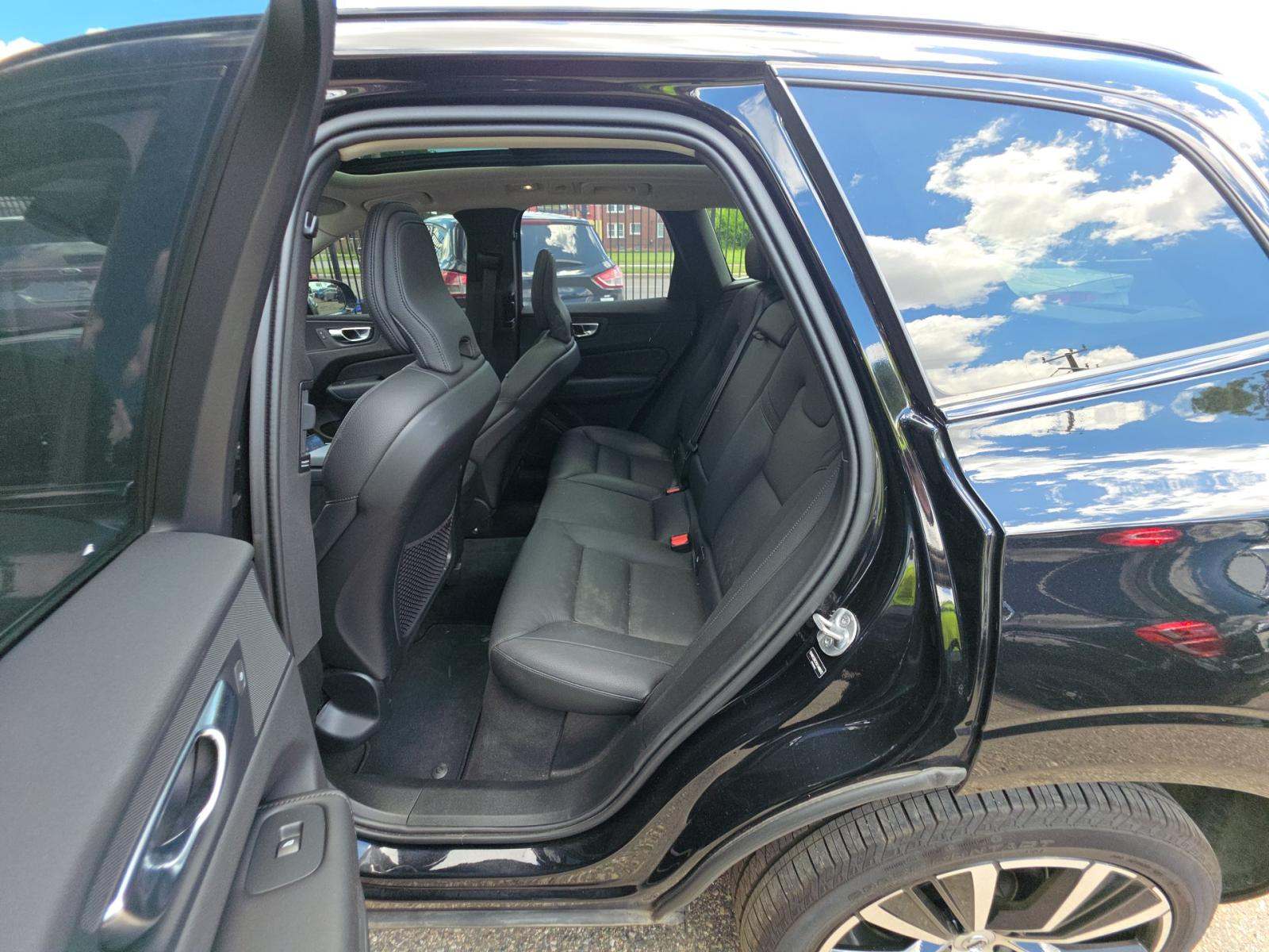 2025 Volvo XC60 B5 Plus AWD