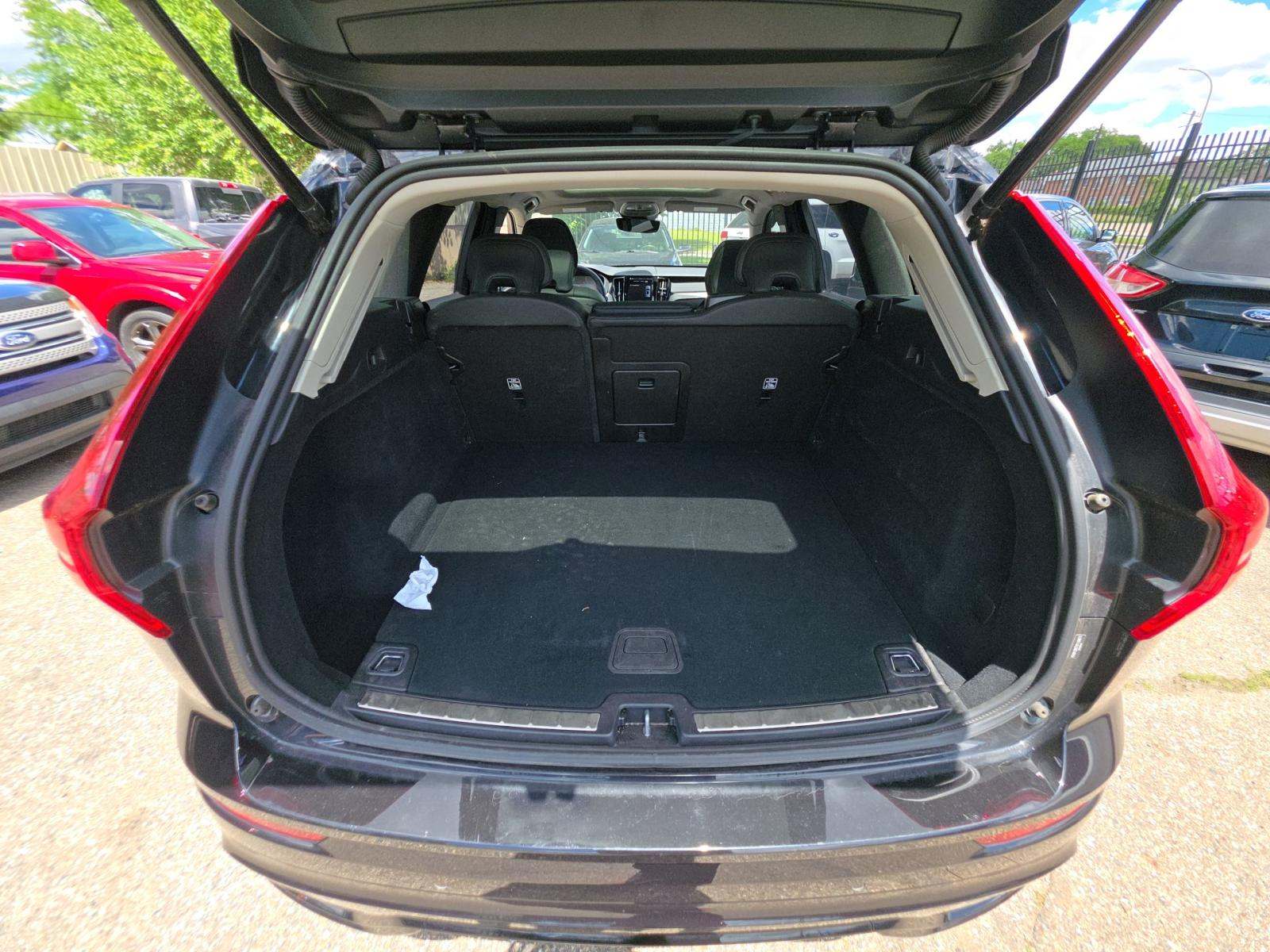 2025 Volvo XC60 B5 Plus AWD