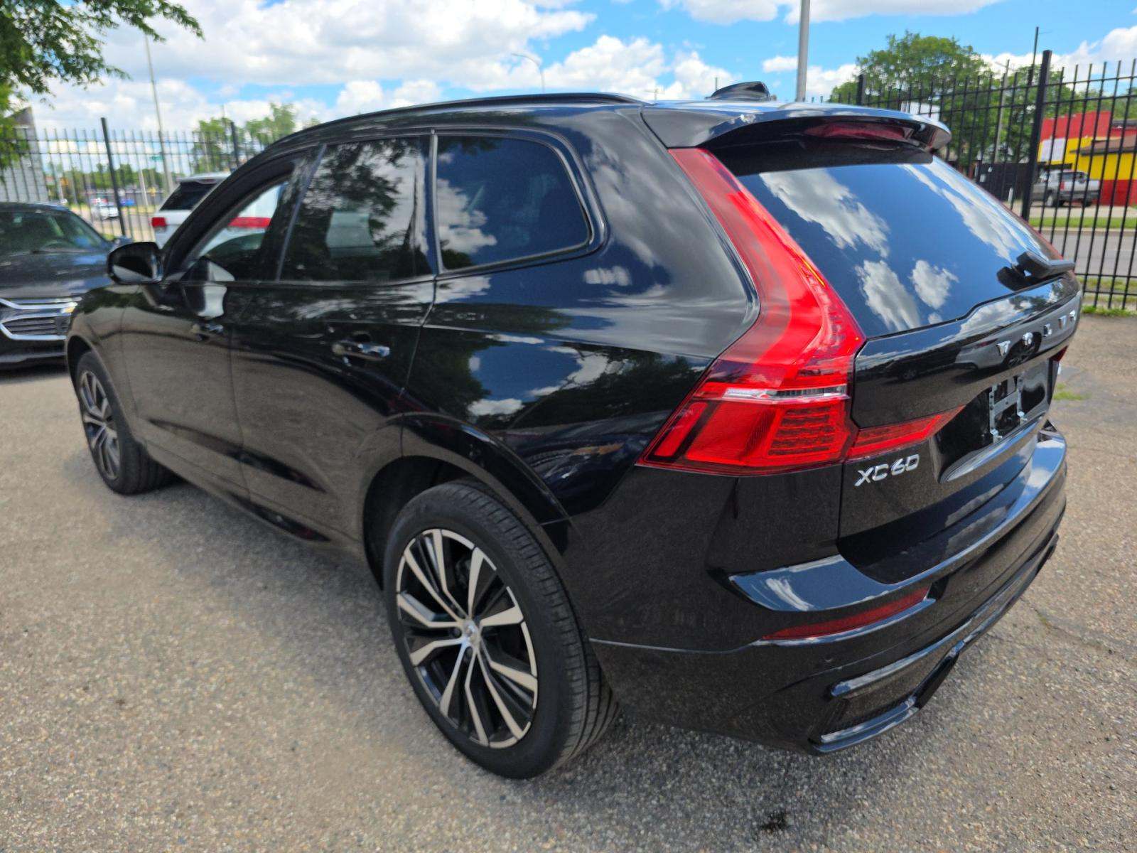 2025 Volvo XC60 B5 Plus AWD