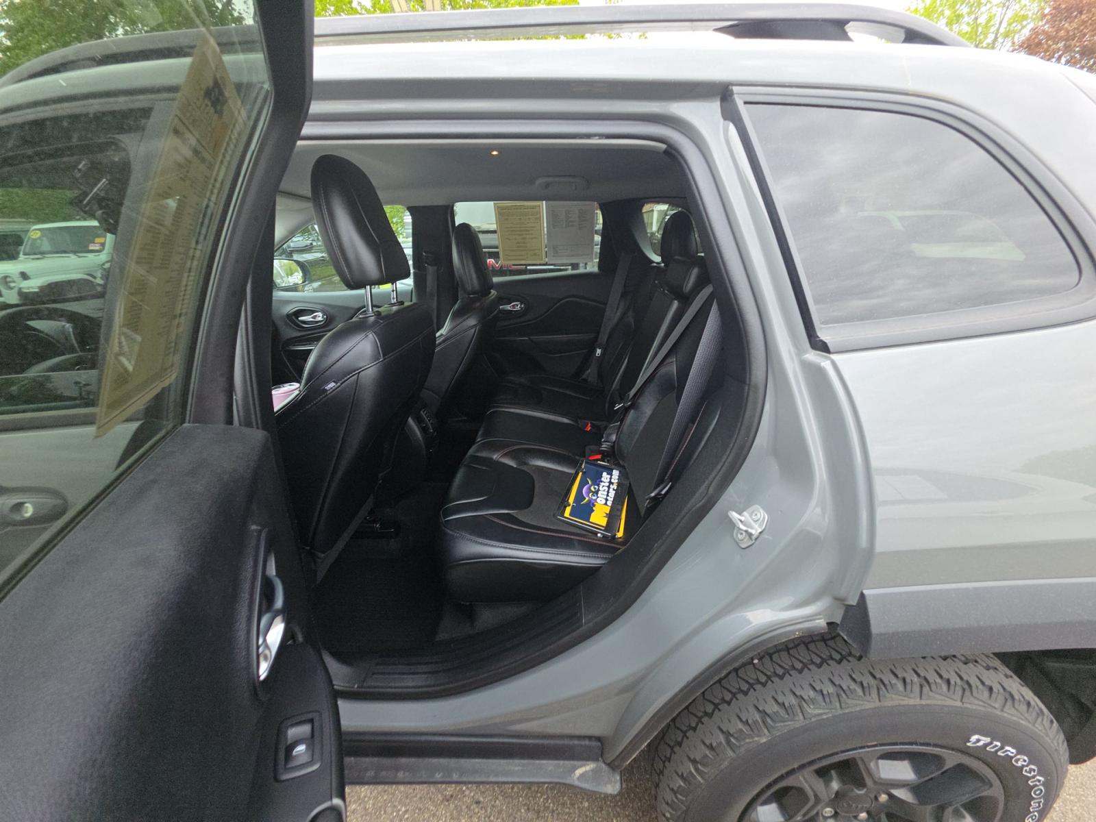 2022 Jeep Cherokee Trailhawk AWD