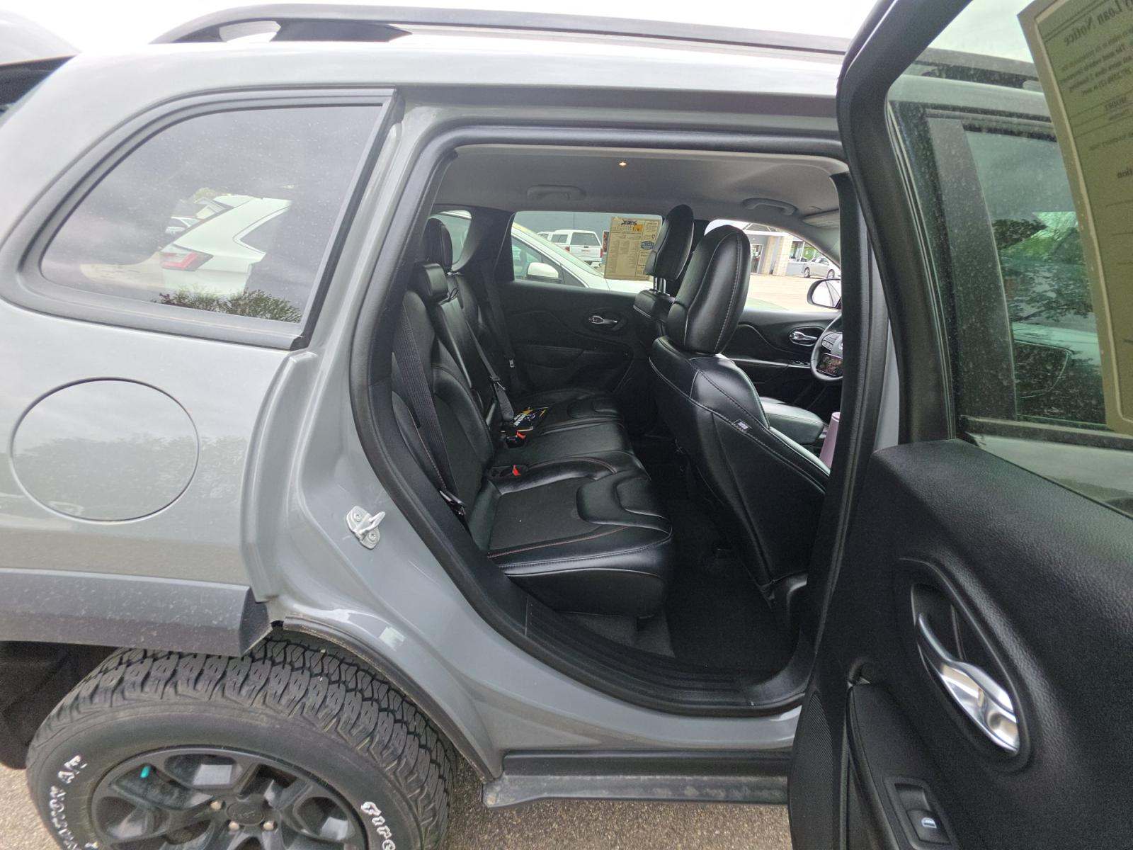 2022 Jeep Cherokee Trailhawk AWD