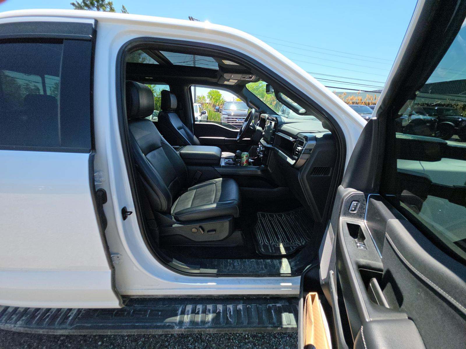 2025 Ford F-150 Lariat AWD