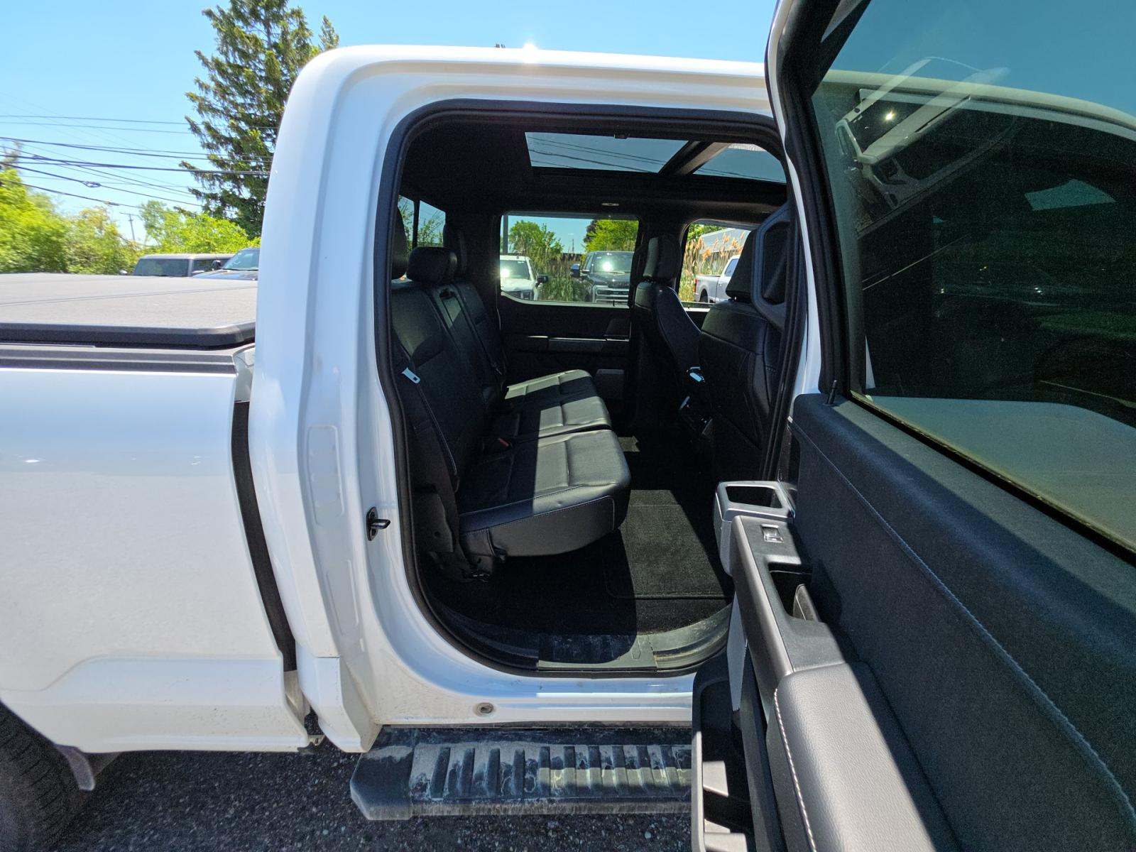 2025 Ford F-150 Lariat AWD