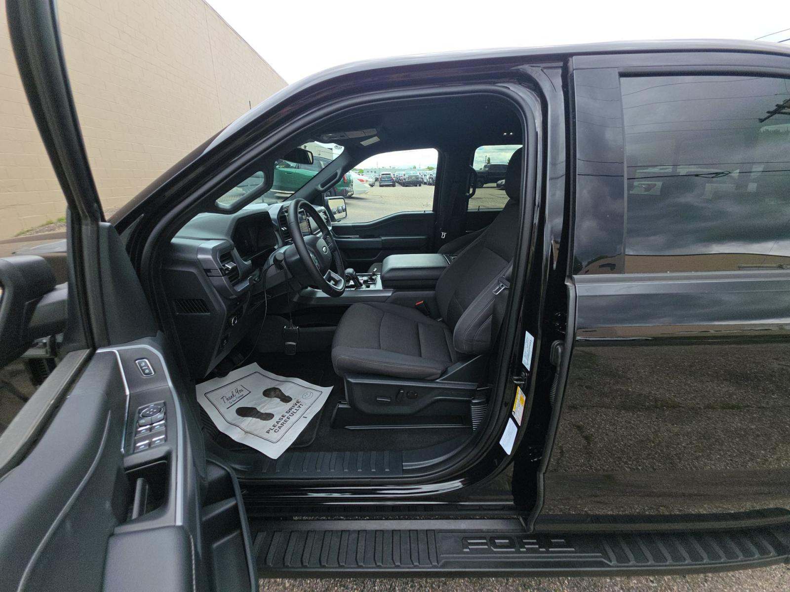 2025 Ford F-150 XLT AWD