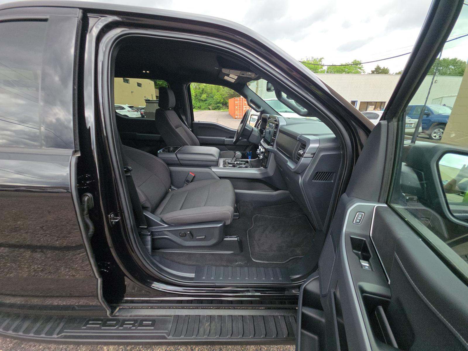 2025 Ford F-150 XLT AWD