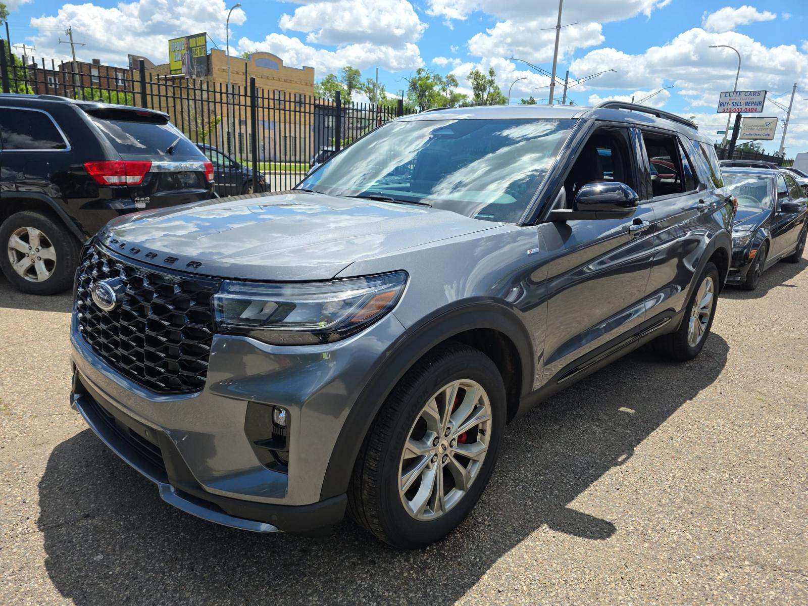 2025 Ford Explorer ST-Line AWD