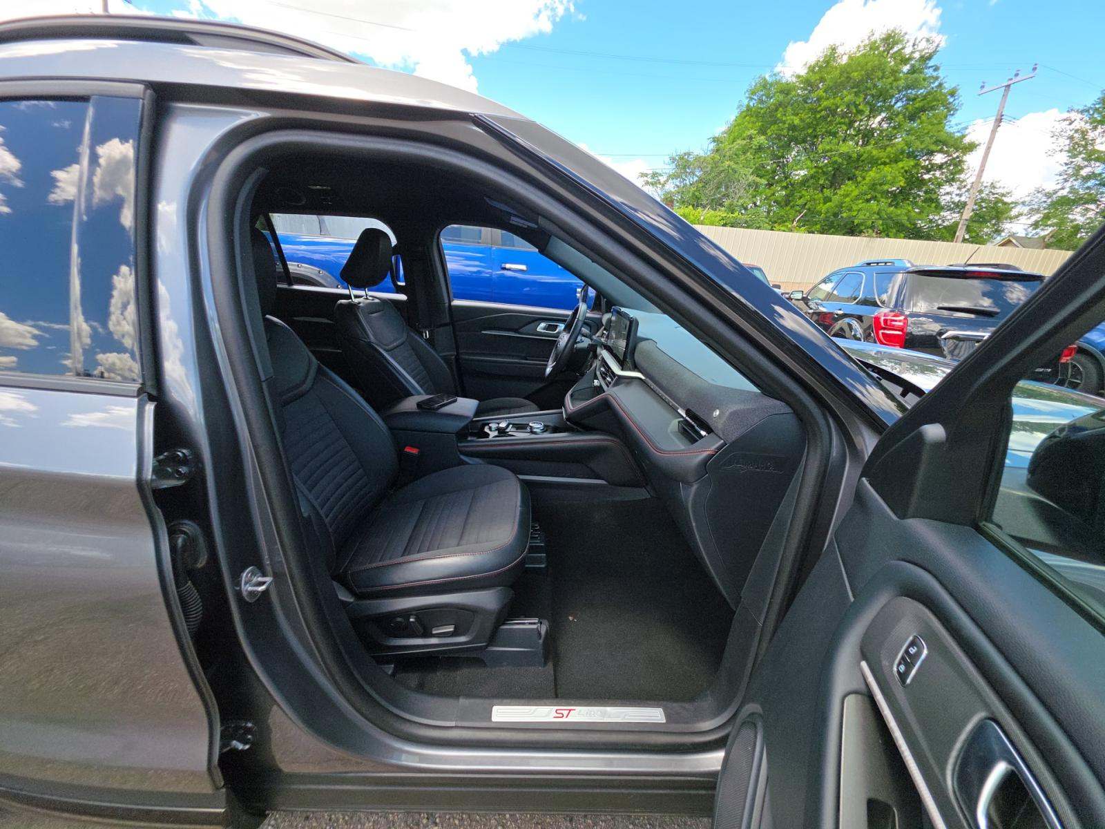 2025 Ford Explorer ST-Line AWD