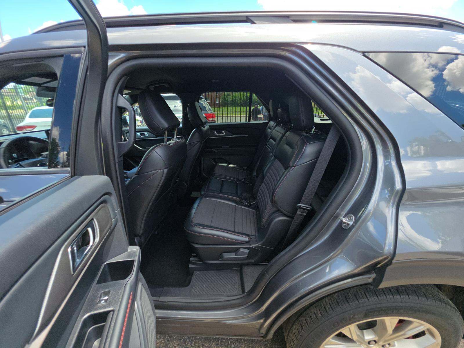 2025 Ford Explorer ST-Line AWD