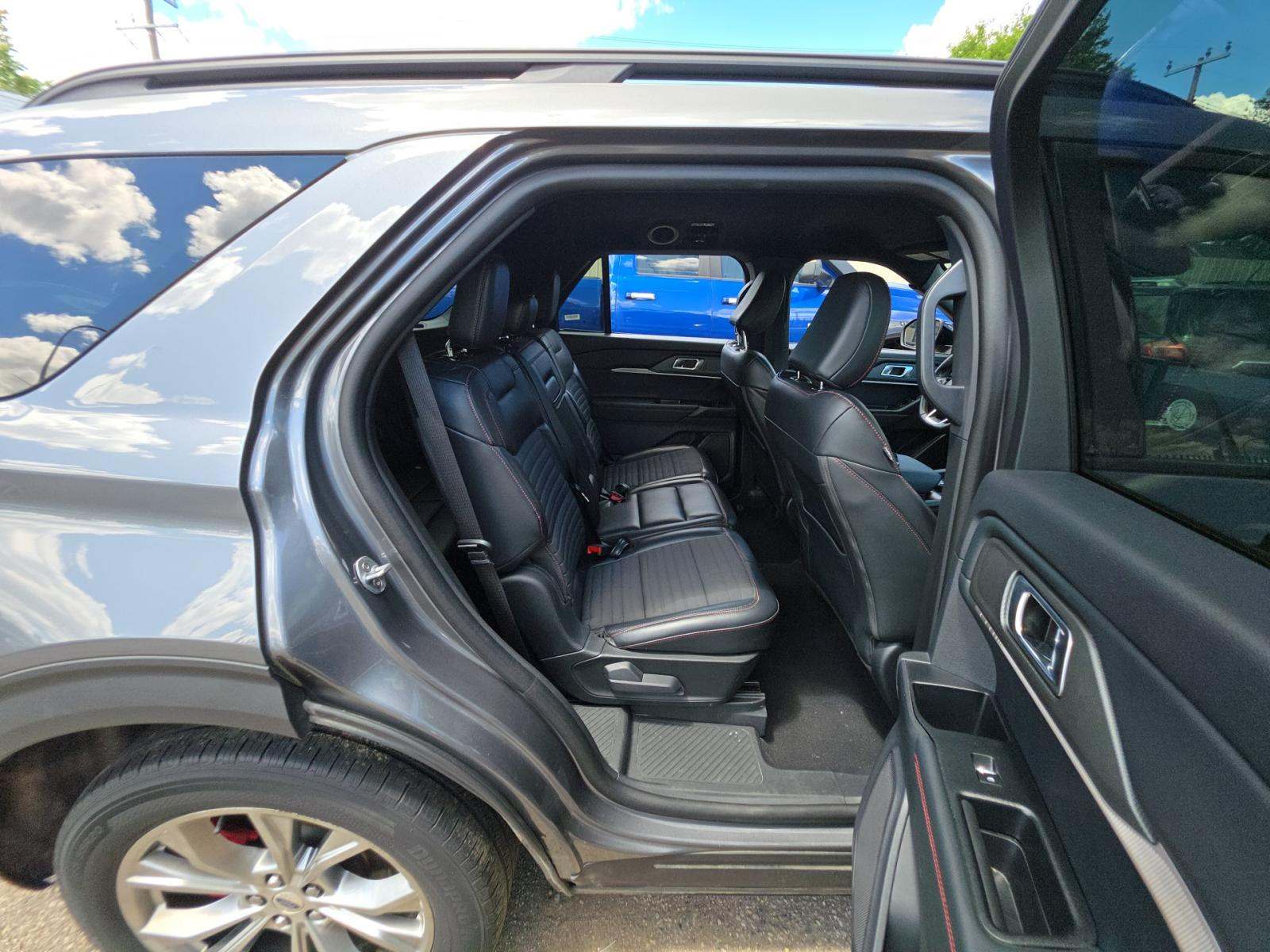 2025 Ford Explorer ST-Line AWD