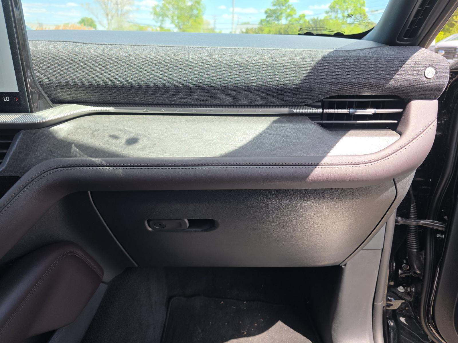 2026 Ford Explorer Platinum AWD