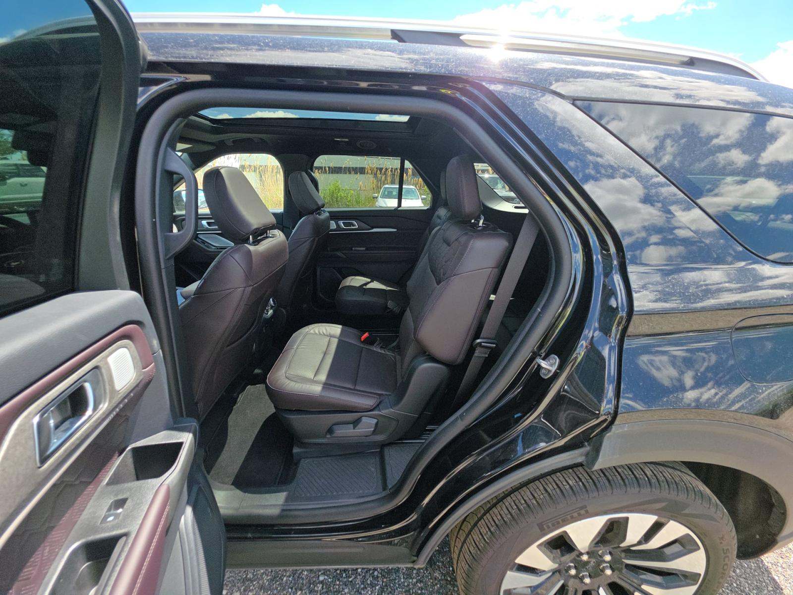 FORD EXPLORER - 9