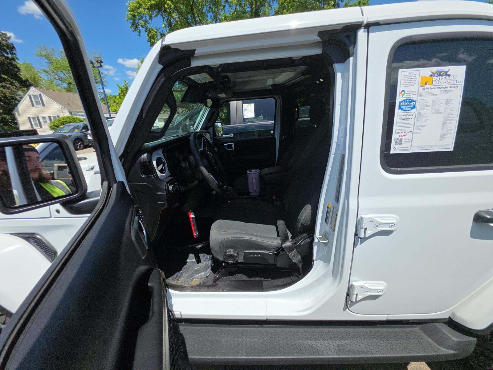 2024 Jeep Wrangler Sahara AWD