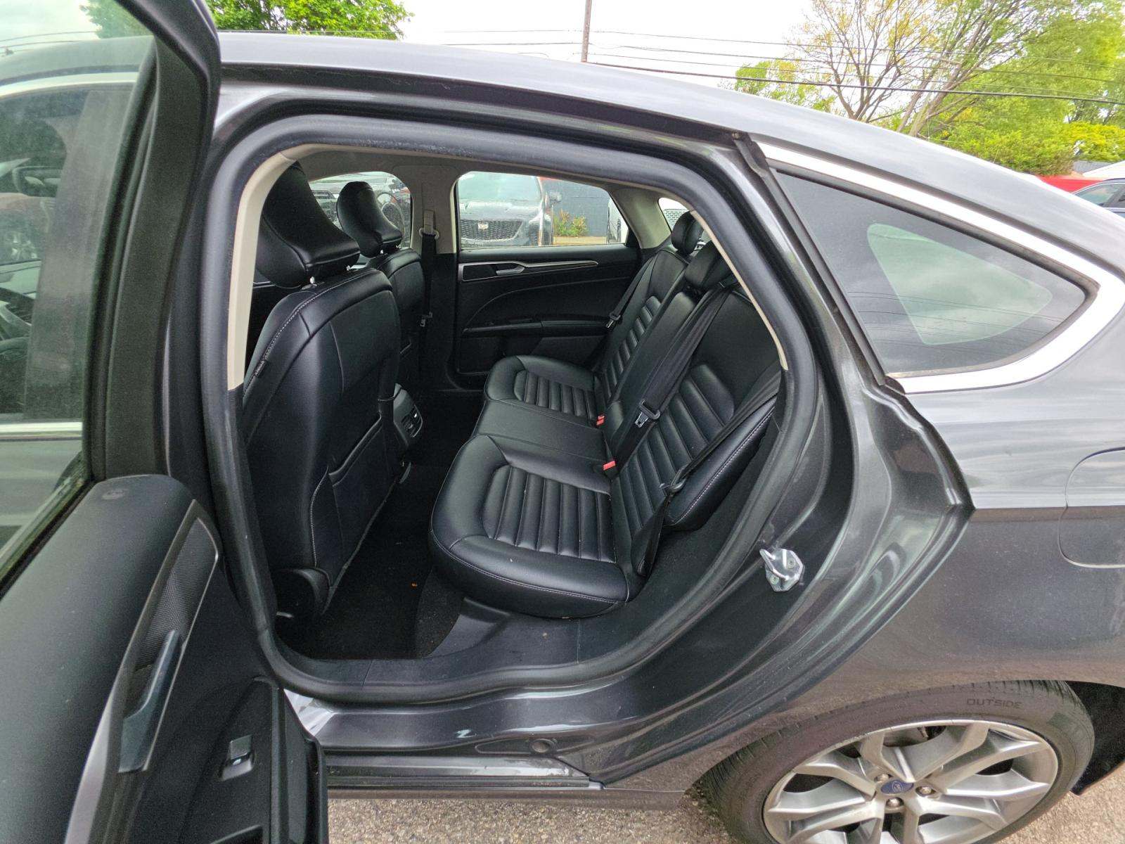 FORD FUSION - 9