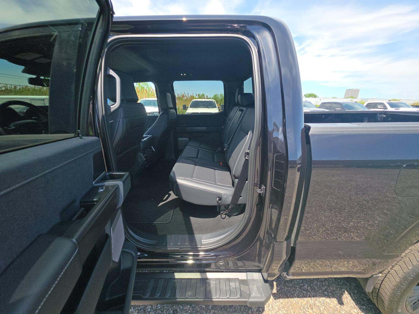 2025 Ford F-150 Lariat AWD