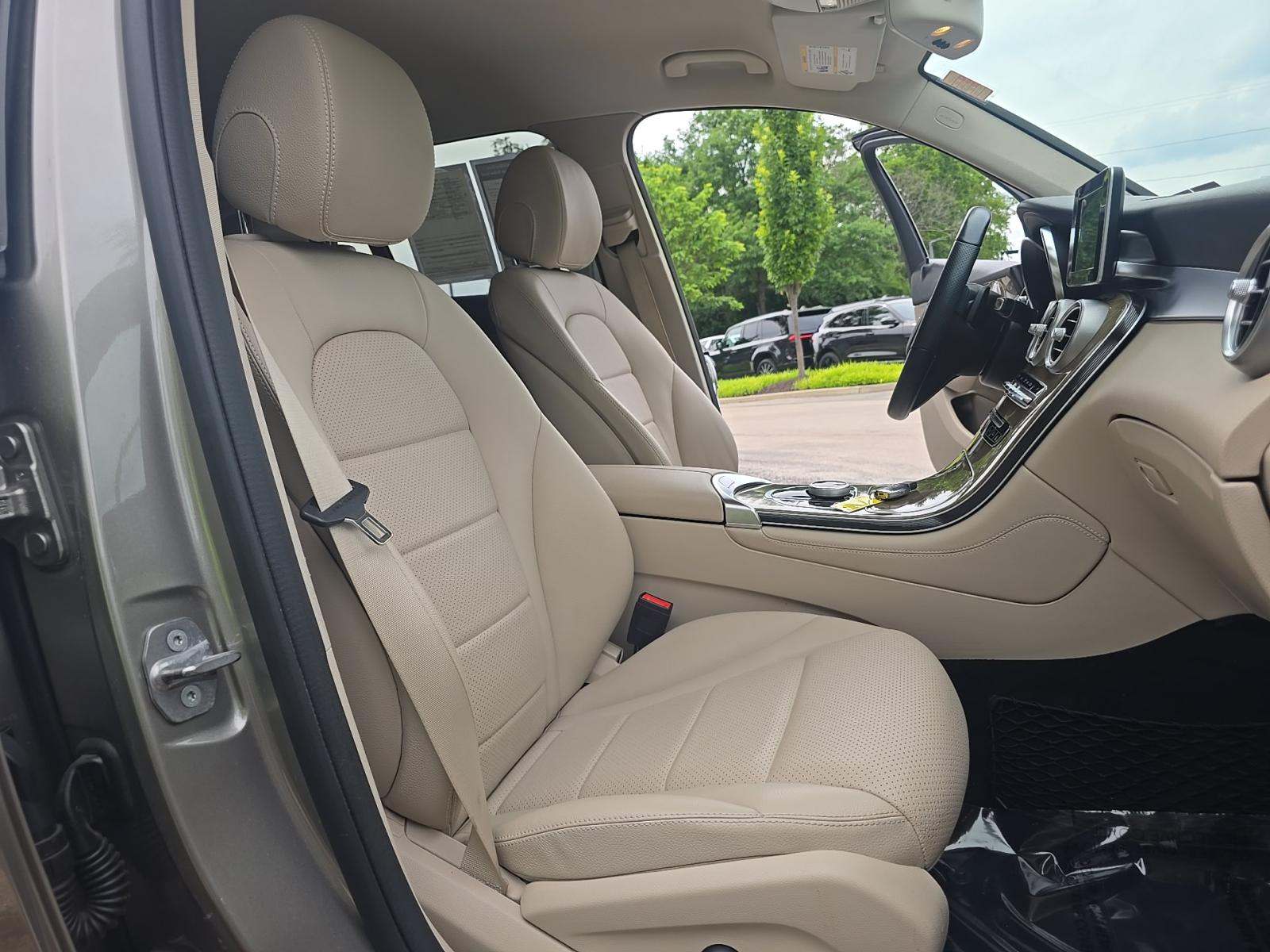 2019 Mercedes-Benz GLC GLC 300 AWD