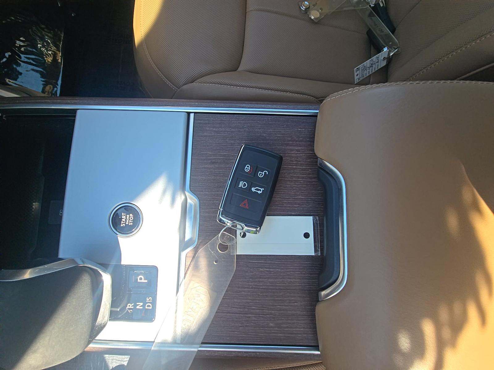 2024 Land Rover Range Rover SE AWD