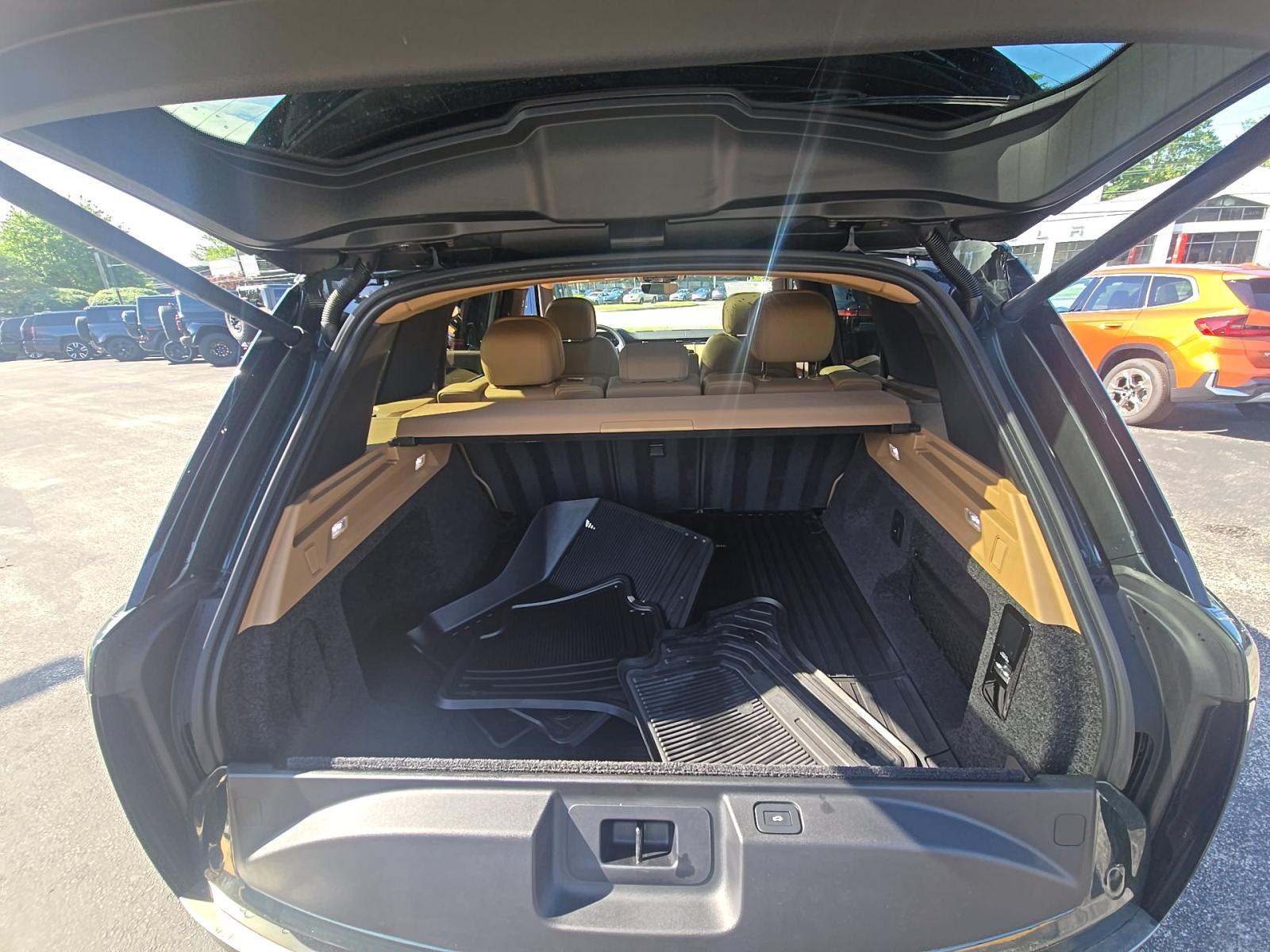 2024 Land Rover Range Rover SE AWD