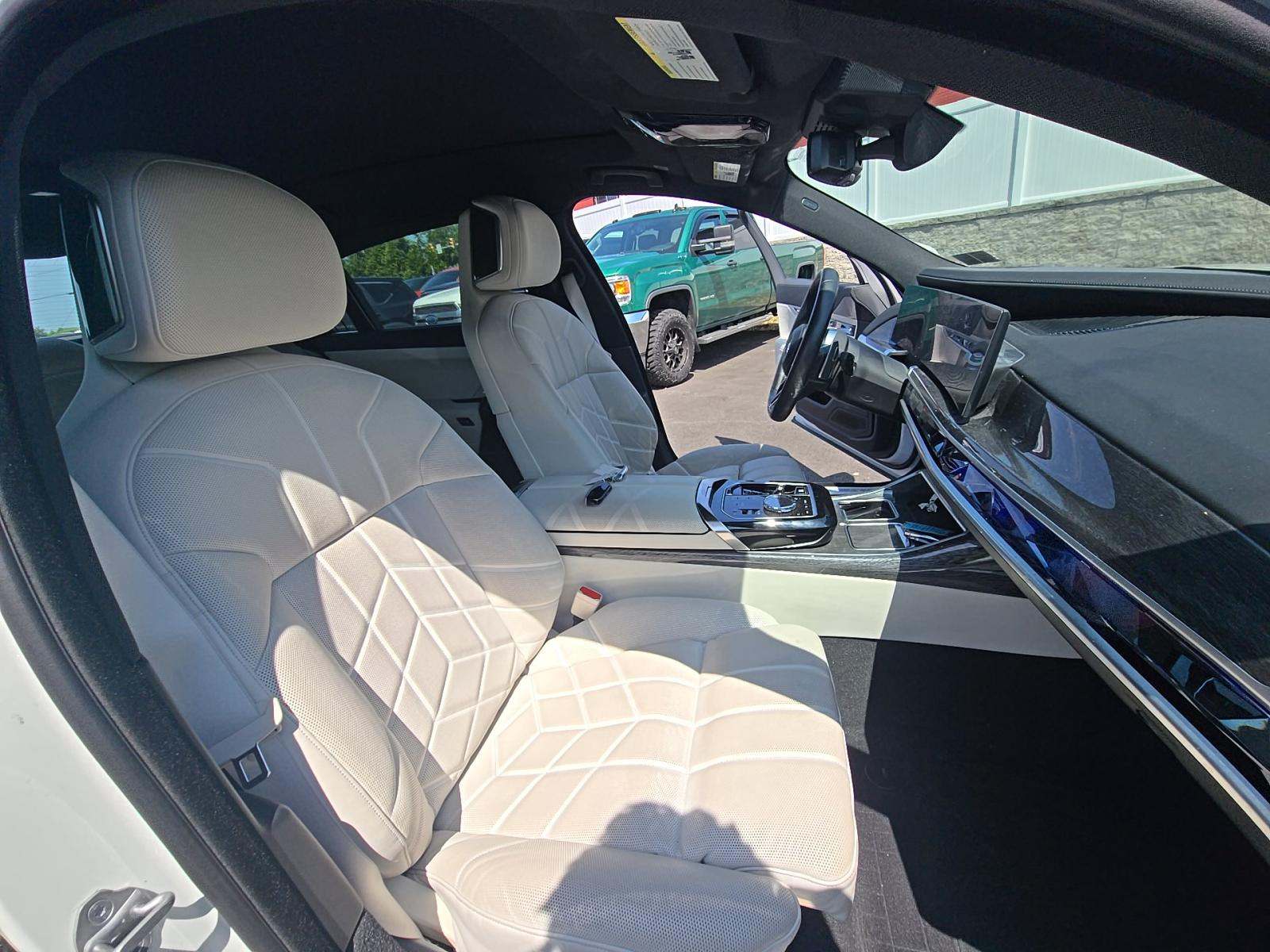 2023 BMW 7 Series 760i xDrive AWD