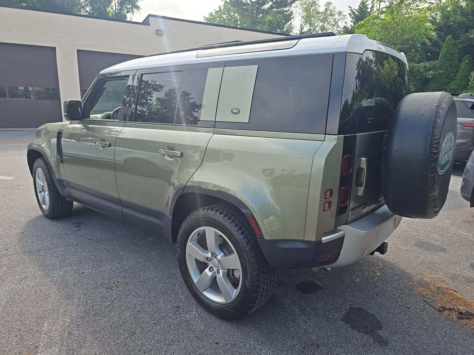 2023 Land Rover Defender 110 SE AWD