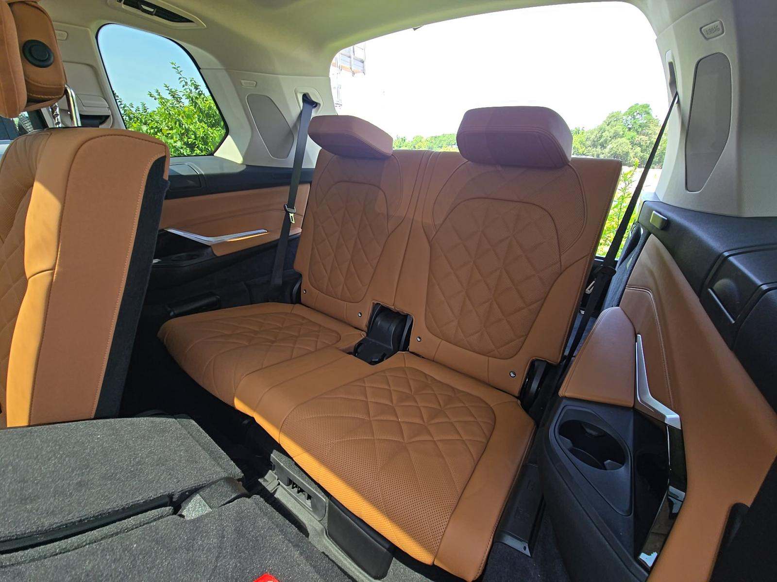2025 BMW X7 xDrive40i AWD