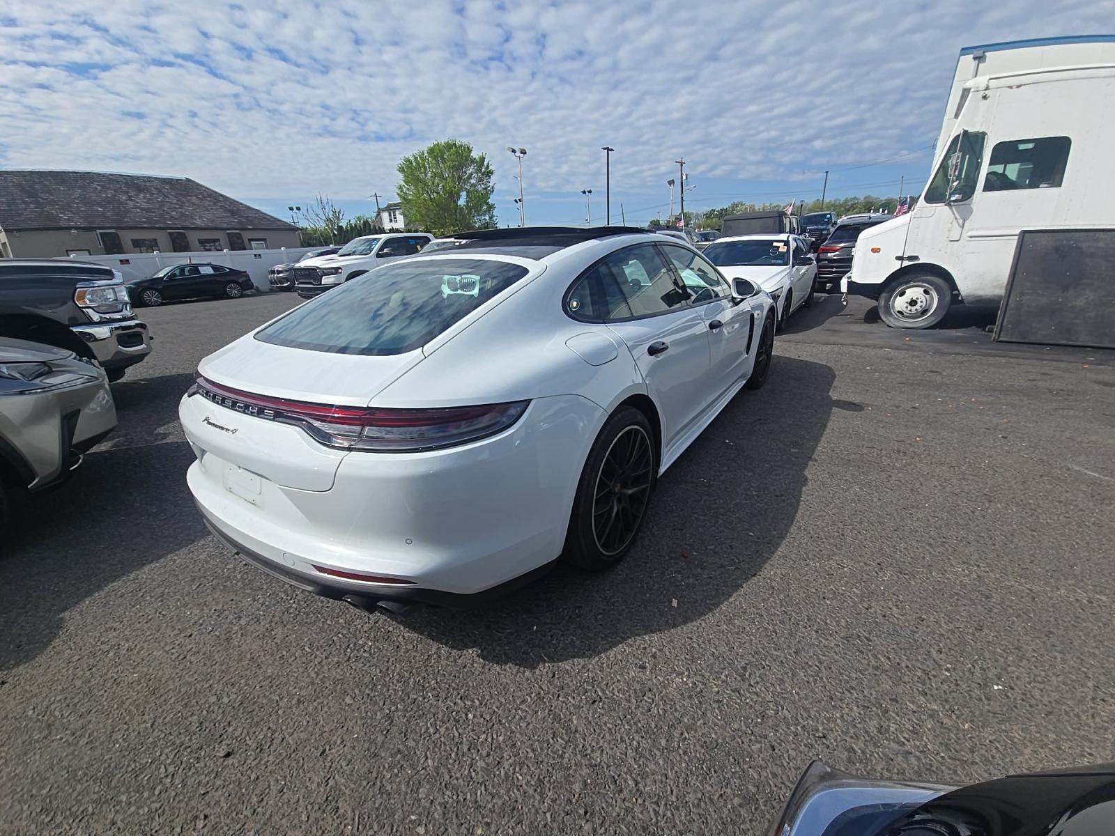 2022 Porsche Panamera 4 AWD