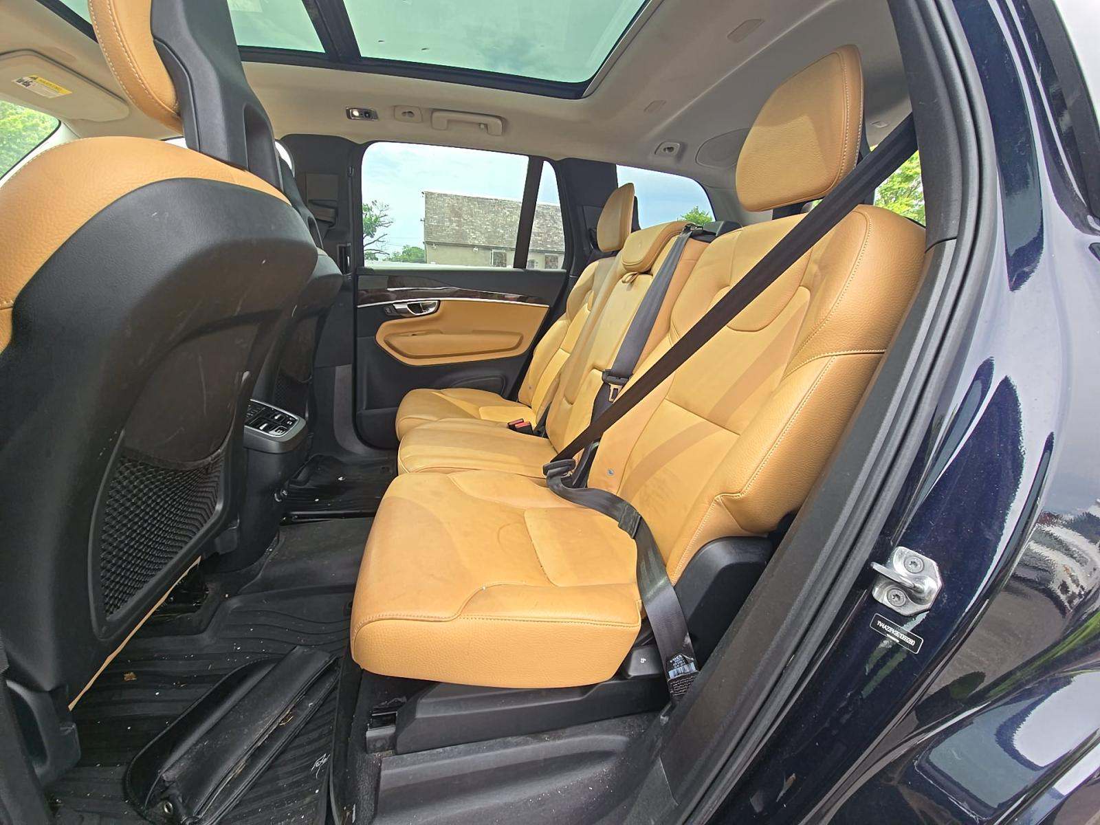 2016 Volvo XC90 T6 Momentum AWD