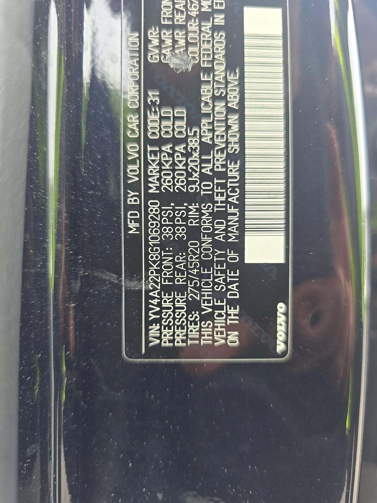 2016 Volvo XC90 T6 Momentum AWD