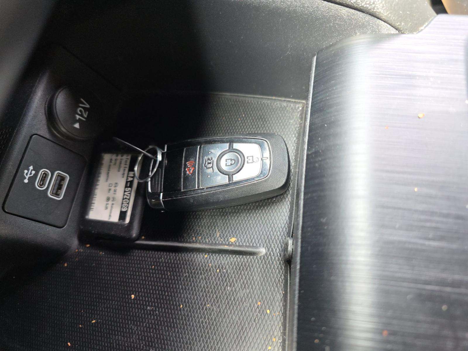 FORD ESCAPE - 8