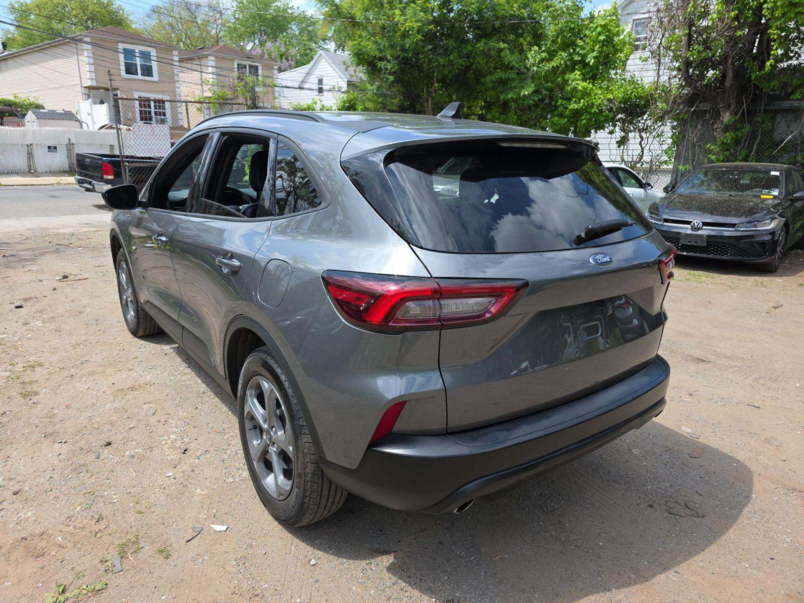 FORD ESCAPE - 2