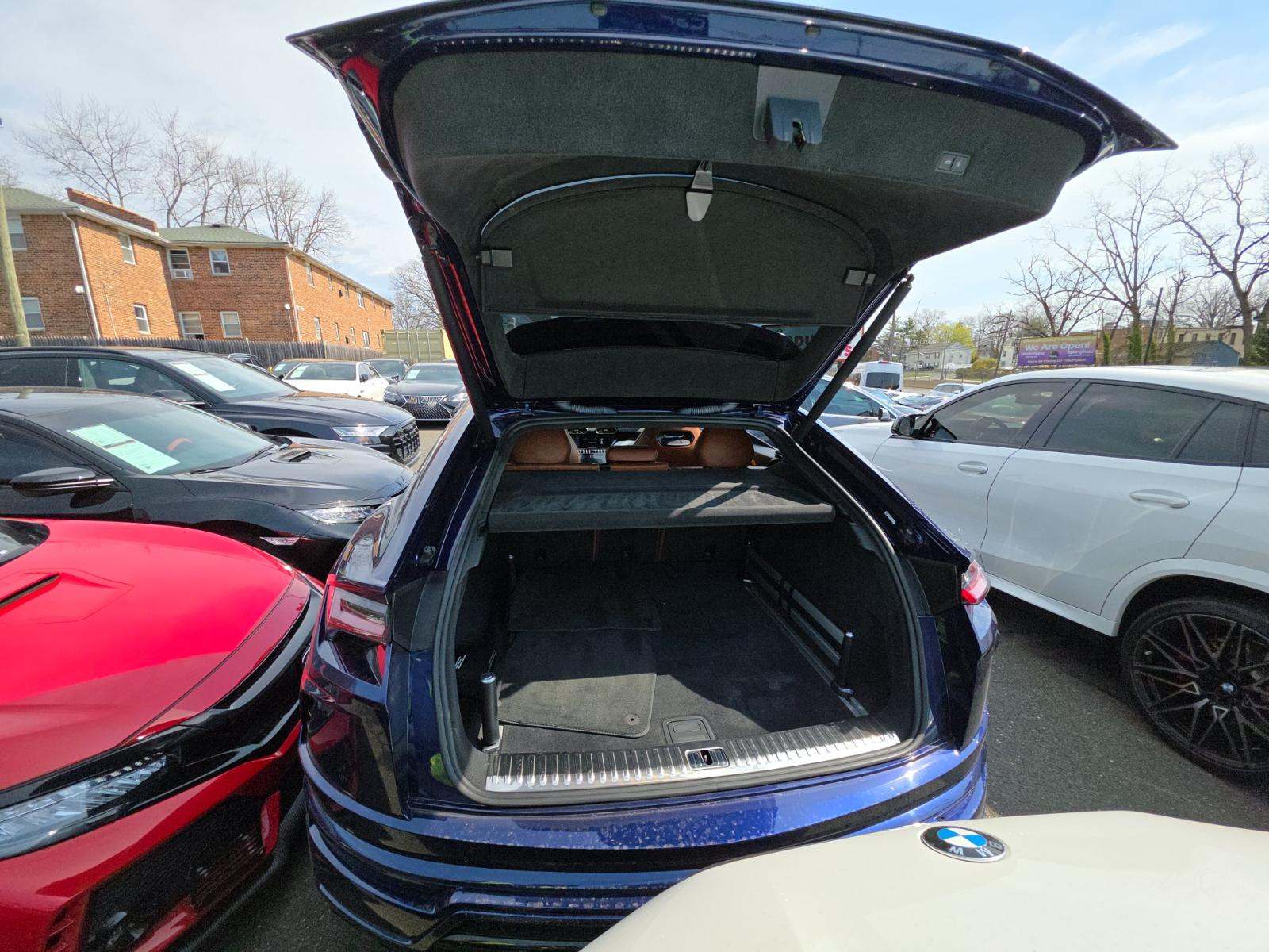 2019 Lamborghini Urus Base AWD