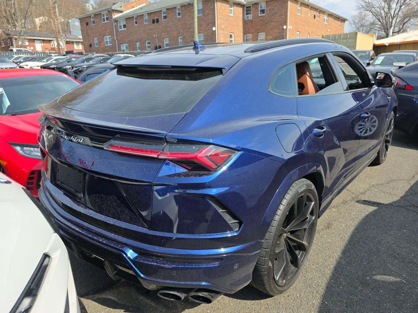 2019 Lamborghini Urus Base AWD