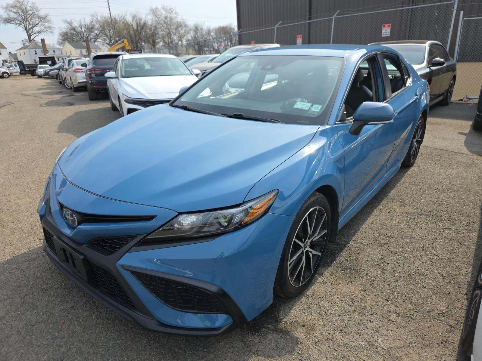 2023 Toyota Camry Hybrid SE FWD