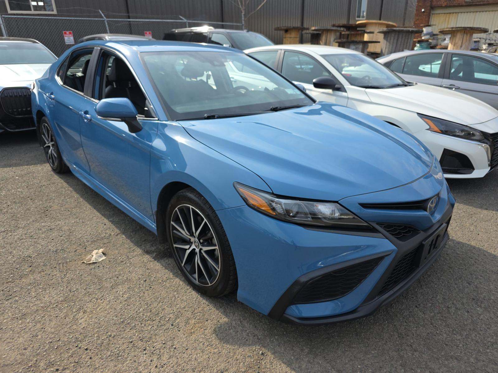 2023 Toyota Camry Hybrid SE FWD