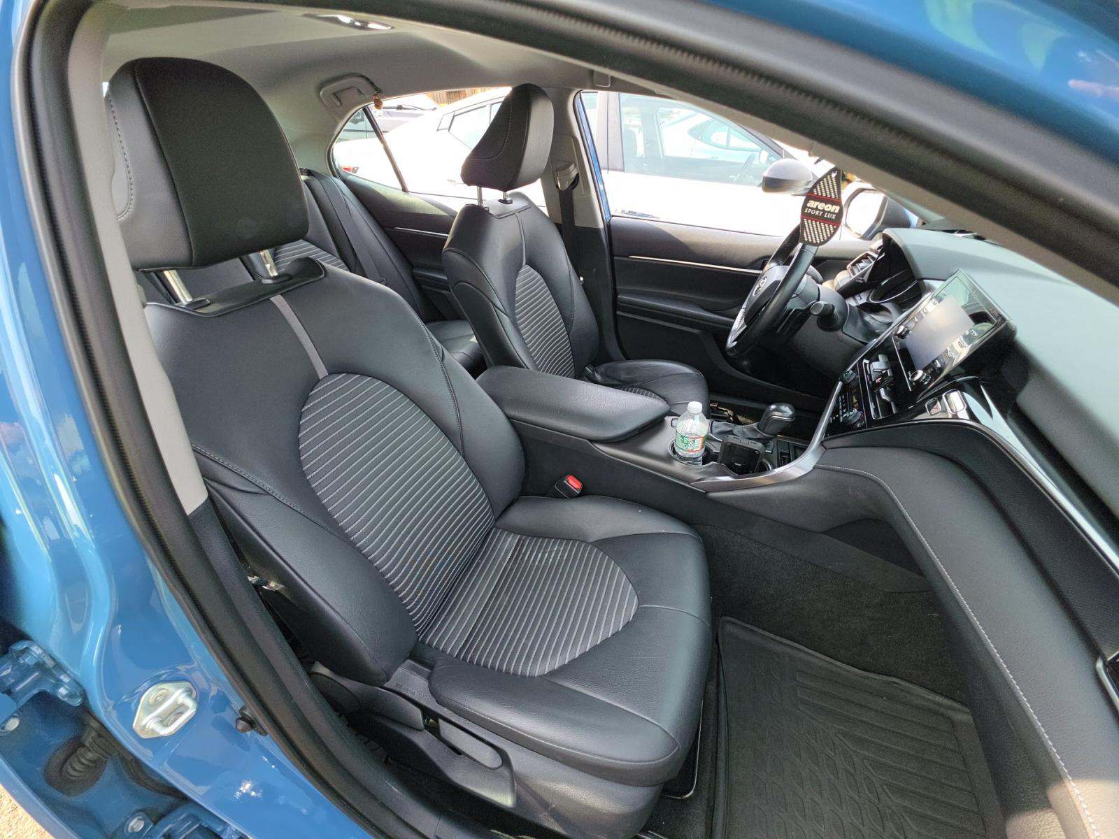 2023 Toyota Camry Hybrid SE FWD