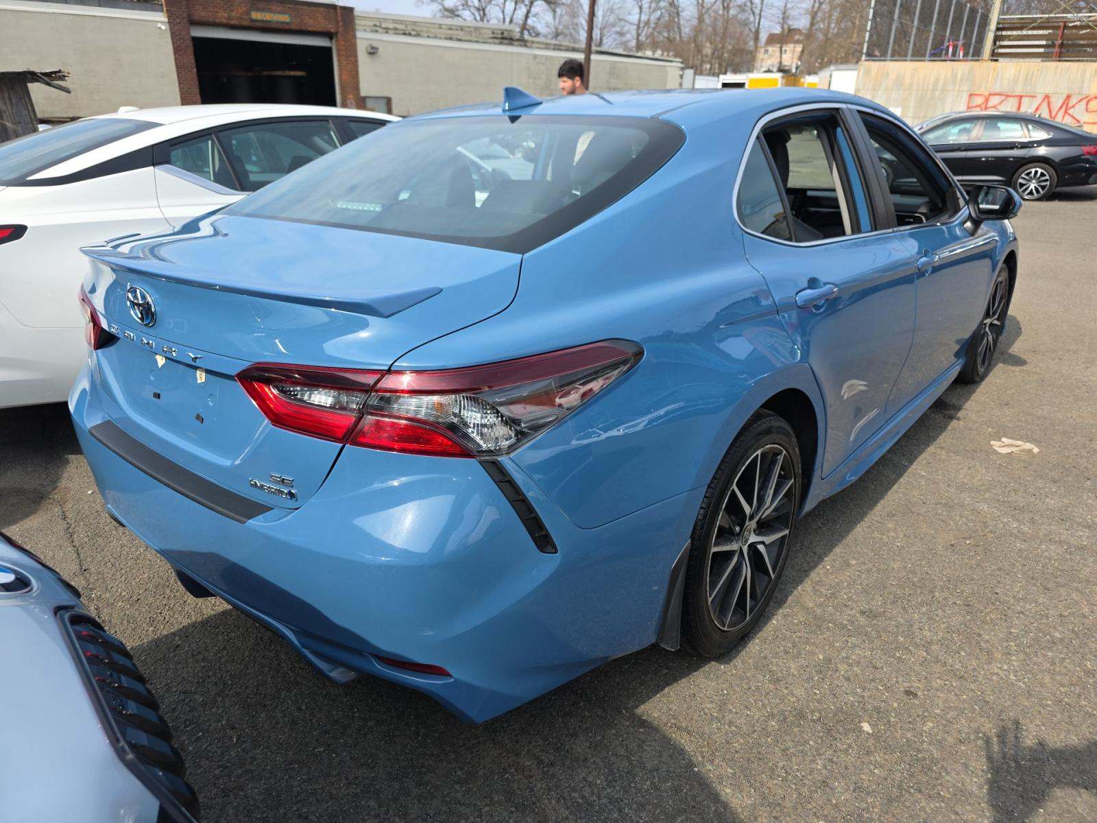 2023 Toyota Camry Hybrid SE FWD