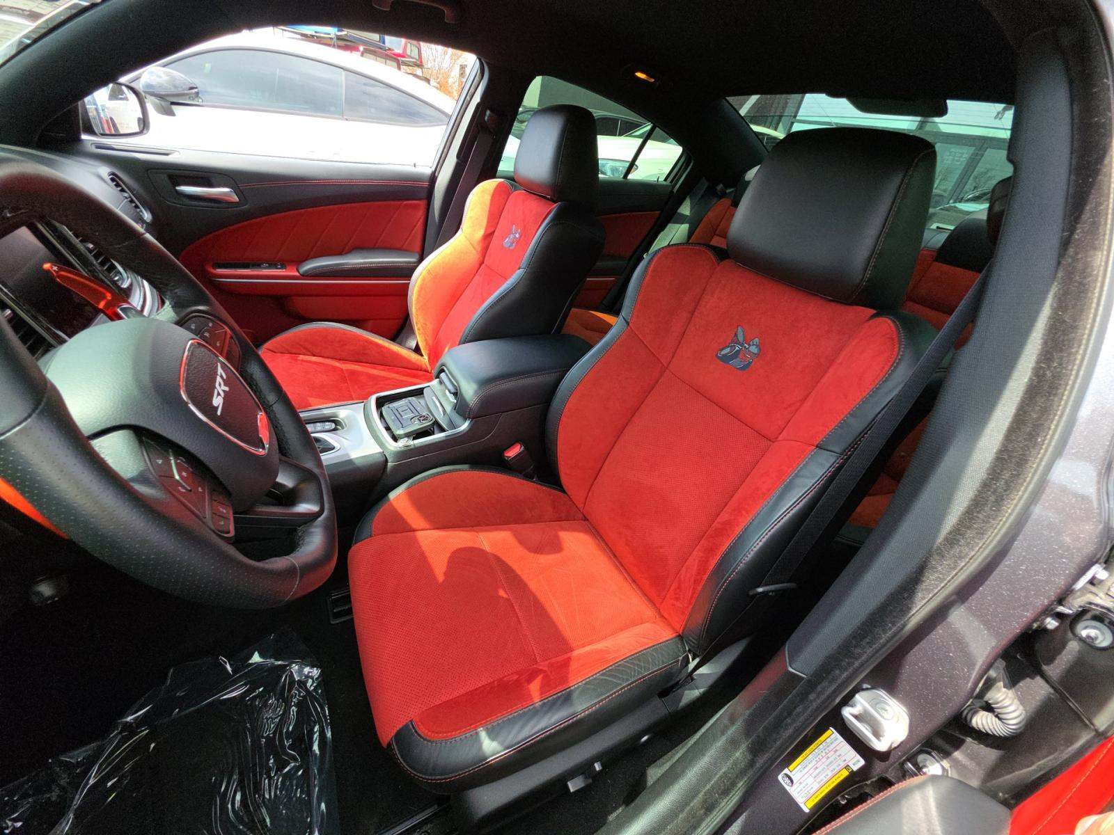 DODGE CHALLENGER - 6