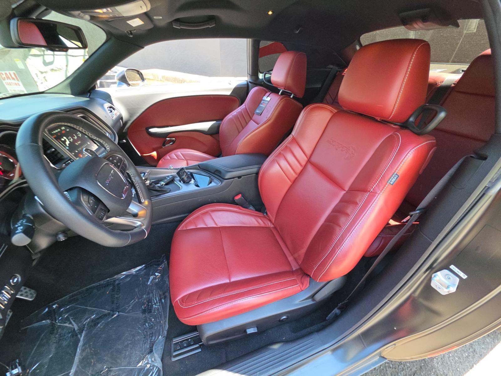 DODGE CHALLENGER - 6