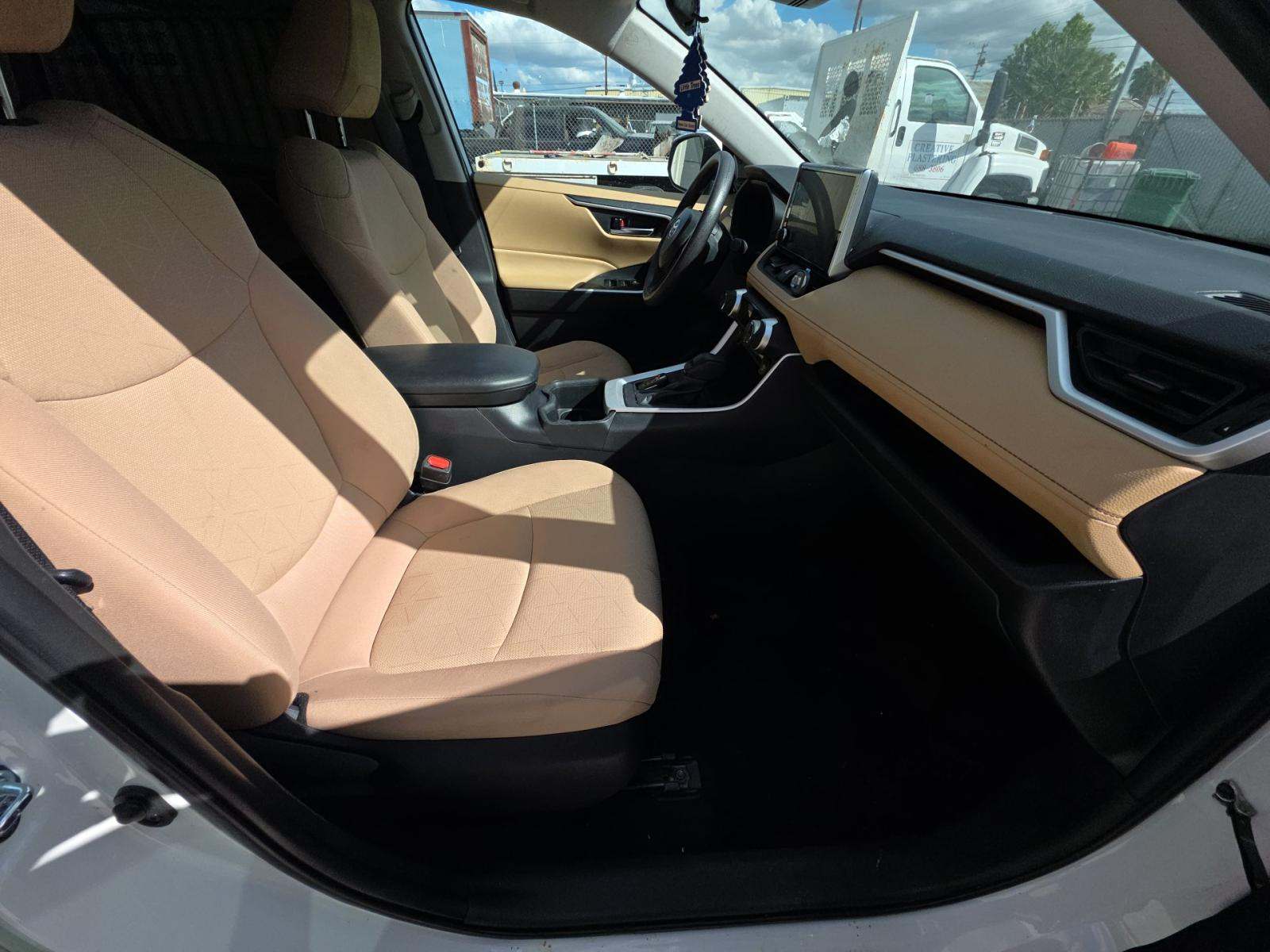 2025 Toyota RAV4 XLE FWD