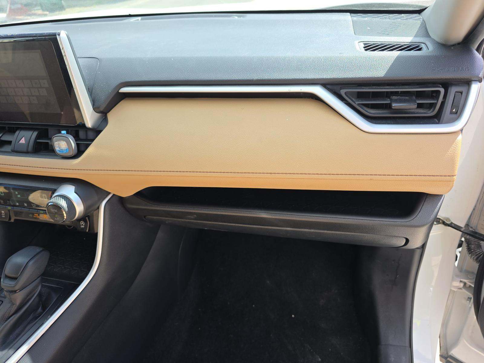 2025 Toyota RAV4 XLE FWD