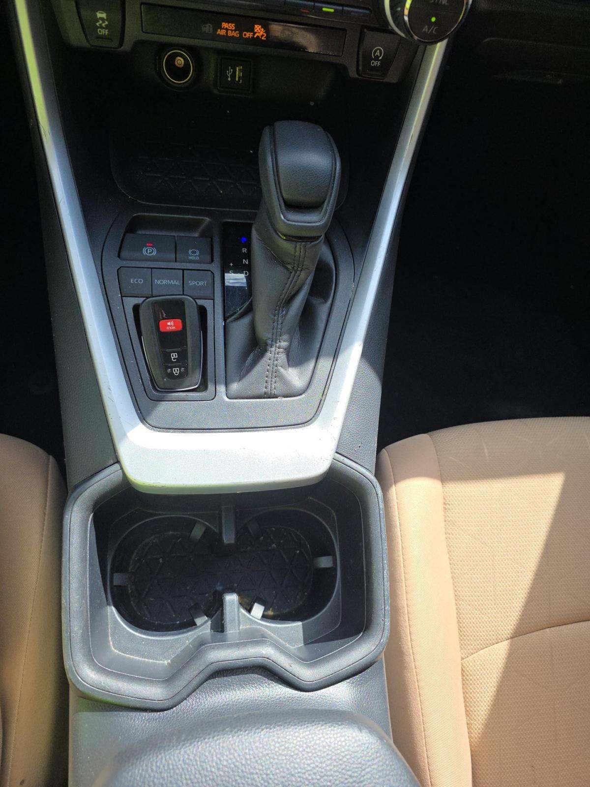 2025 Toyota RAV4 XLE FWD