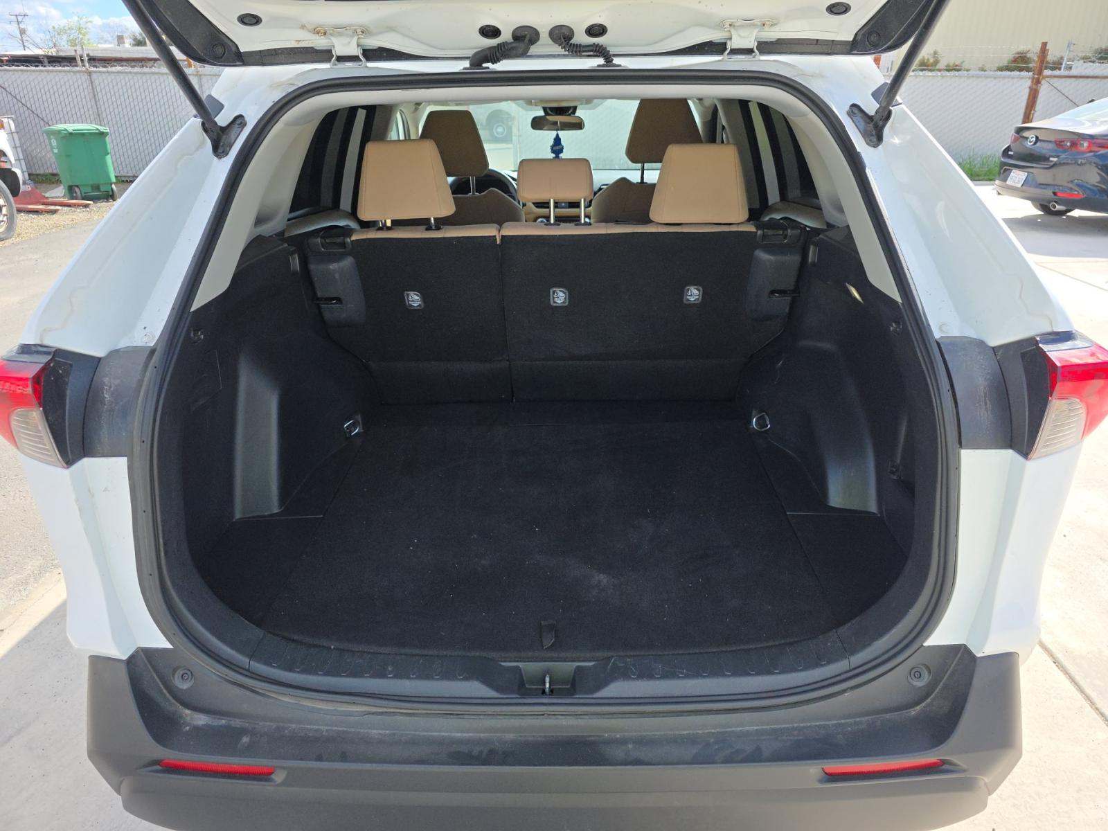 2025 Toyota RAV4 XLE FWD